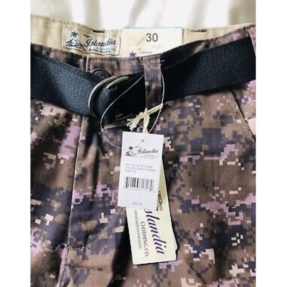 NWT Islandia Clothing Company Camo Shorts w/ Belt - Picture 3 of 3
